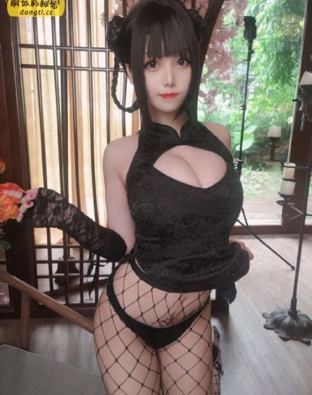 亚洲美女在线免费观看_720迅雷电影在线