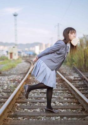 91偷拍在线嫩草_蓝光日韩电影在线