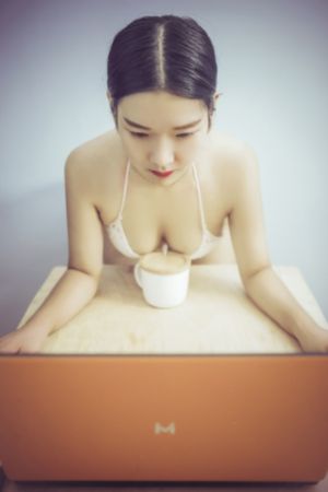 亚洲国产精品99在线观看_720日韩电影在线