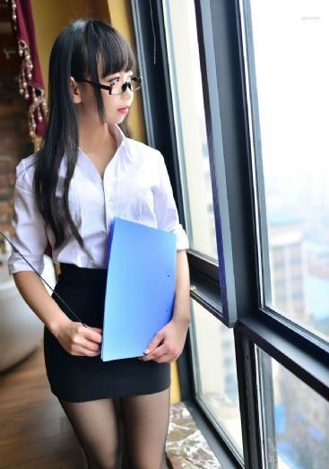 强行挺进美艳老师的后臀一区小说_720免费全集观看